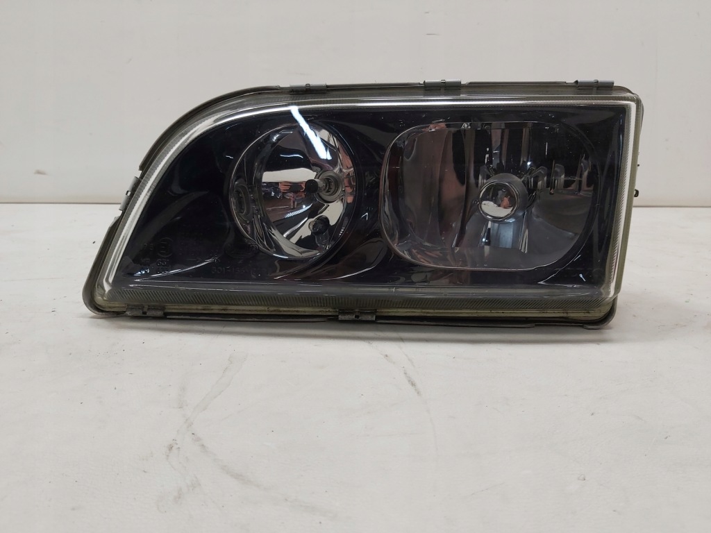 фото №1, Лампа перед передняя volvo s40 v40 ксенон kpl 30896911