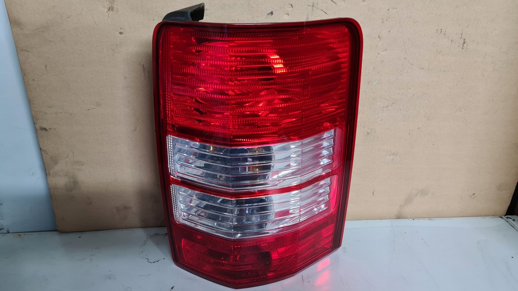 фото №1, Лампа задняя задняя правая europa org. jeep liberty kk