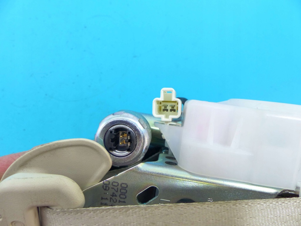 Ремінь правий перед lexus ls iv ls600h європа Ціна