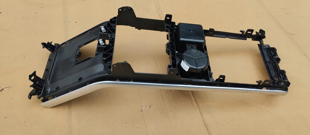 фото №4, Рамка защита туннель среднего туннель range rover velar l560