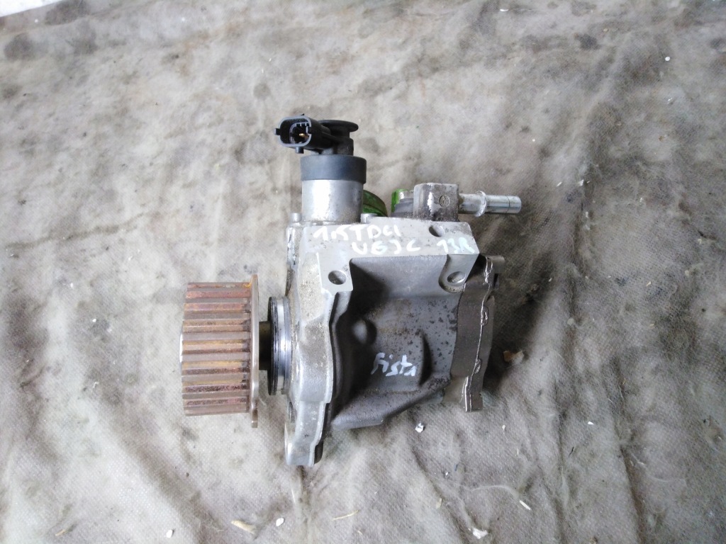 Купити Fiesta mk7 lift b max 1,5 tdci насос упорскування 14r