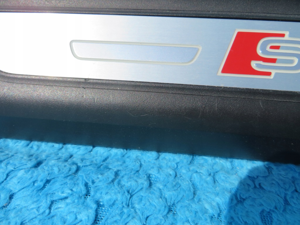 Audi q7 4m0 s line молдинг підсвічена задня Оригінал