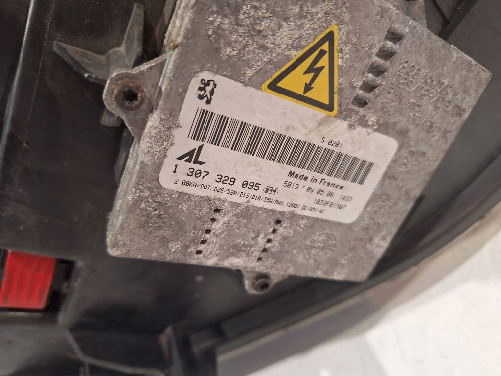 фото №10, Лампа перед левая ксенон 9660236680 peugeot 407 04-