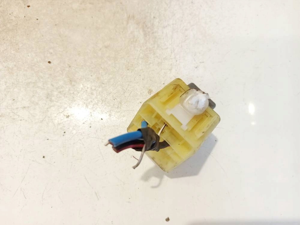 фото №1, Toyota hilux реле 2013 2.5l 90987t2002