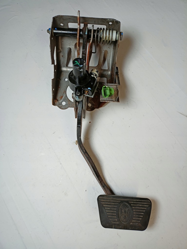 фото №1, Maserati ghibli 14+ педаль гальма 3.0 b