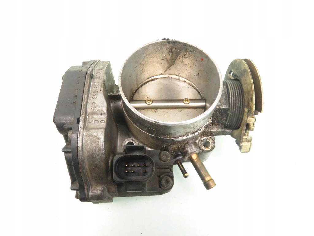 фото №1, Дроссельная заслонка audi a6 c5 2.4 078133063ag