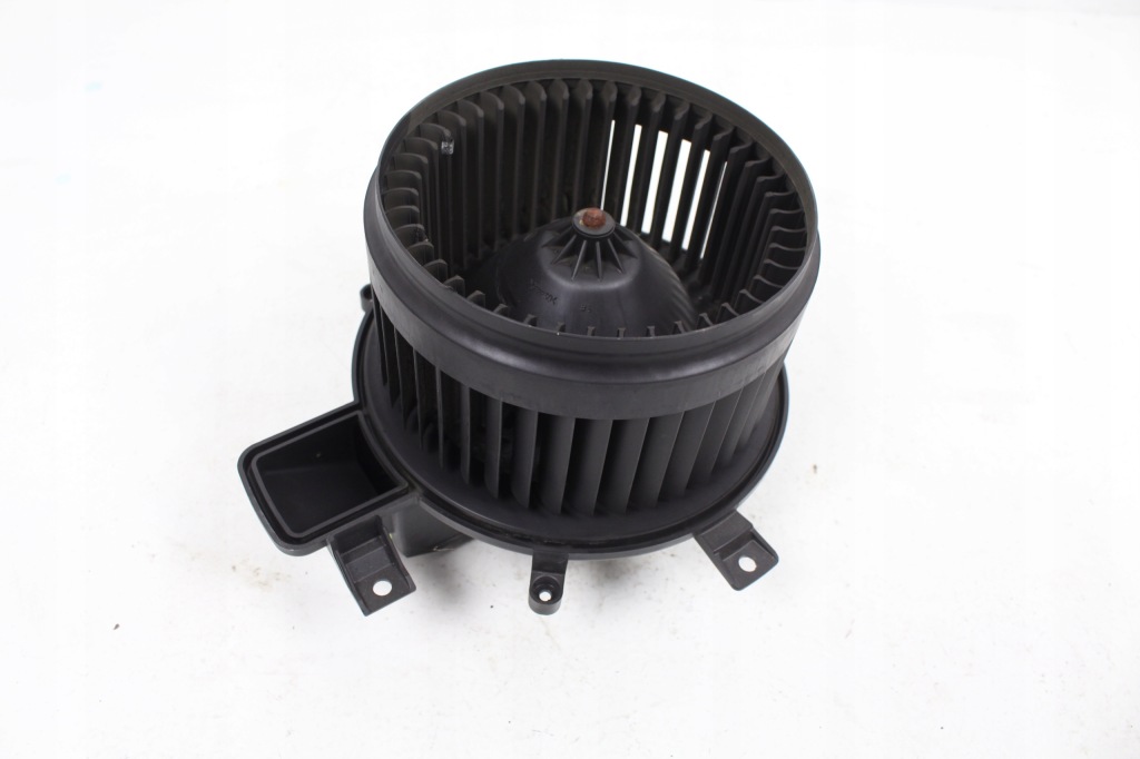 фото №1, Воздуходувка lancia thema 2014