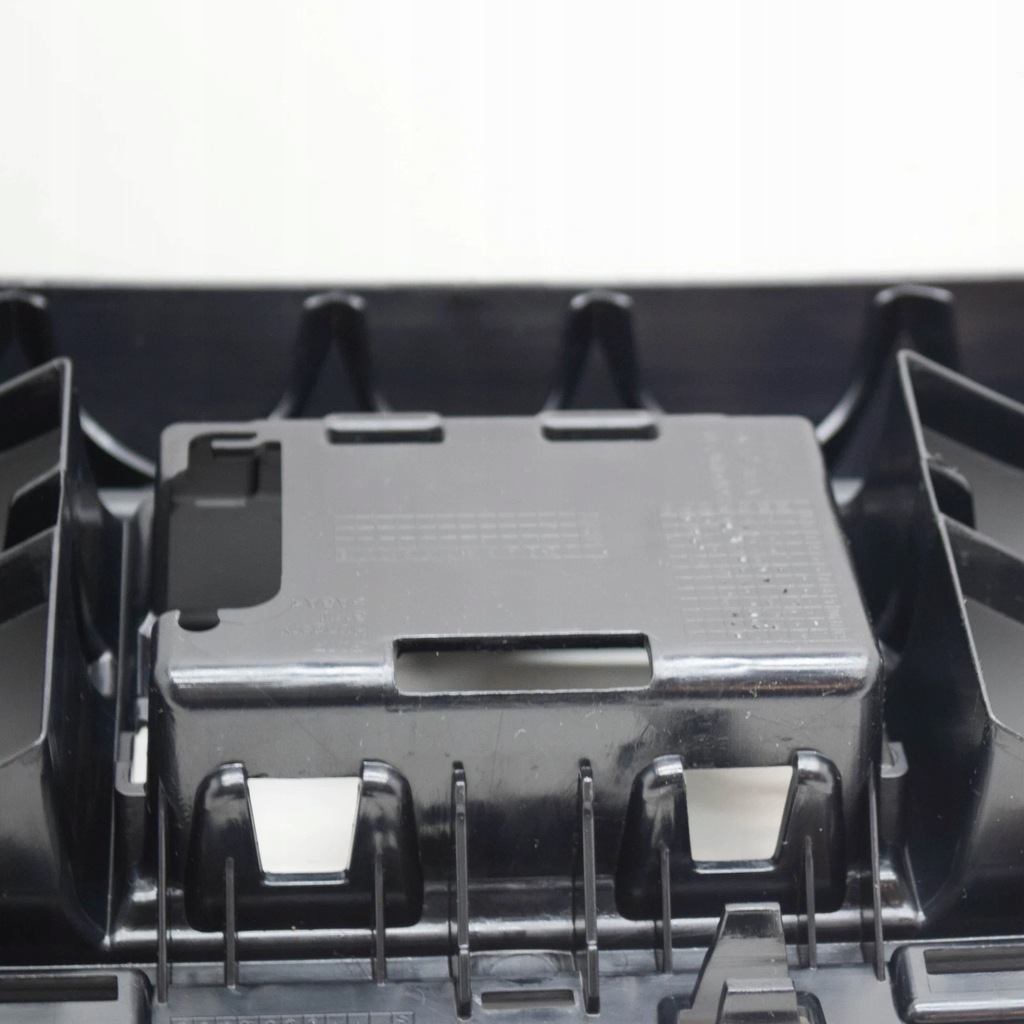 фото №7, Audi q3 f3 sportback передняя часть бампер center lower решётка 83a807683a9b9