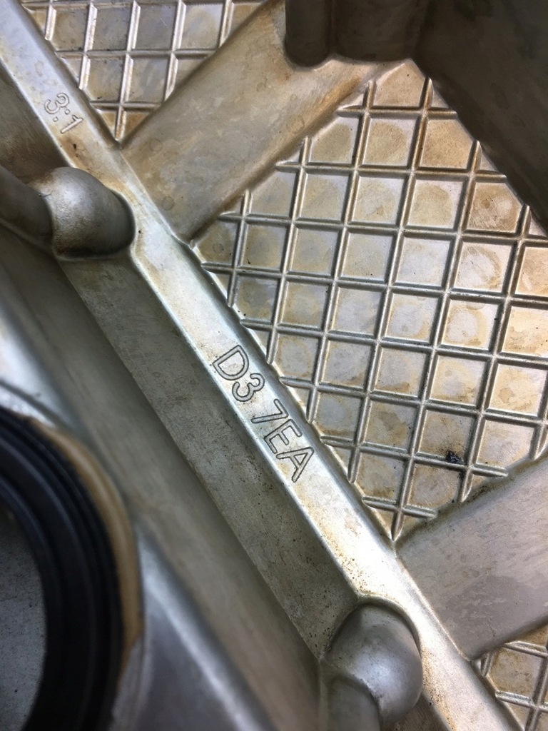 фото №8, Крышка клапанов galaxy i 2.3 95xm6583ab