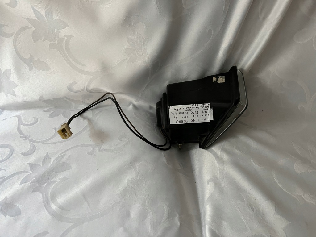 Протитуманна фара правий жовтий fiat uno turbo 1989-oryginał Оригінал