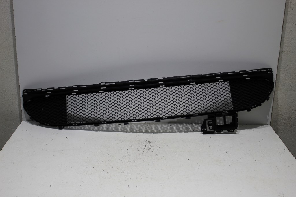 Купити Mercedes gla w117 решітка бампер перед