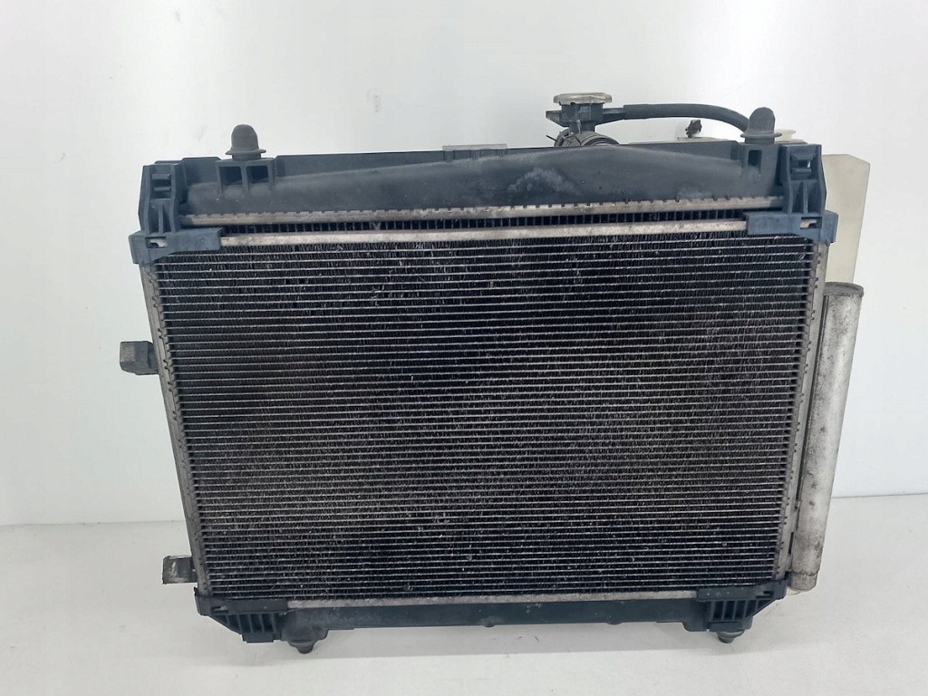 Радиатор воды с вентилятор toyota yaris ii 88460-0d050 16369-0h030 1.3 Недорого