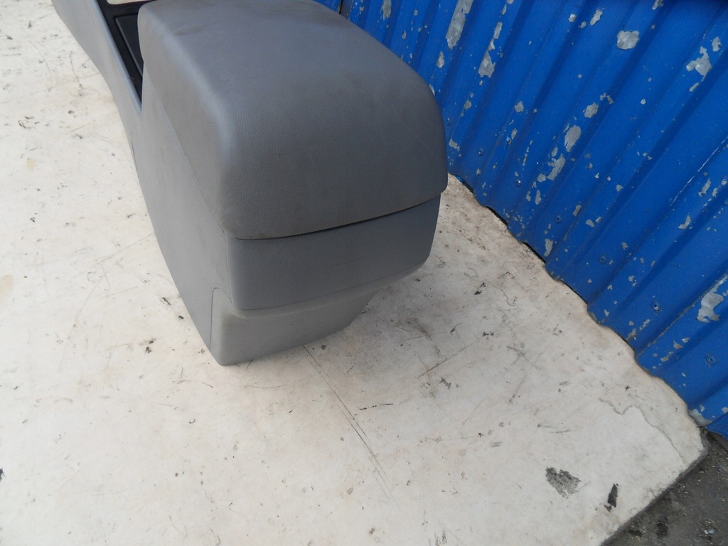 фото №9, Mazda 3 i 03-06 туннель средний подлокотник szary