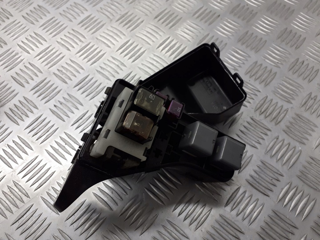 фото №1, Коробка реле toyota avensis t25 2.0 d4d