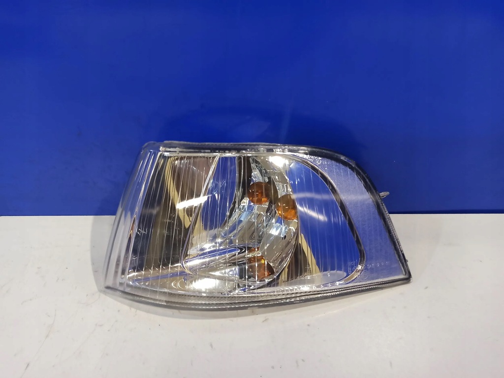 фото №1, Volvo s40, v40 2002 поворотники