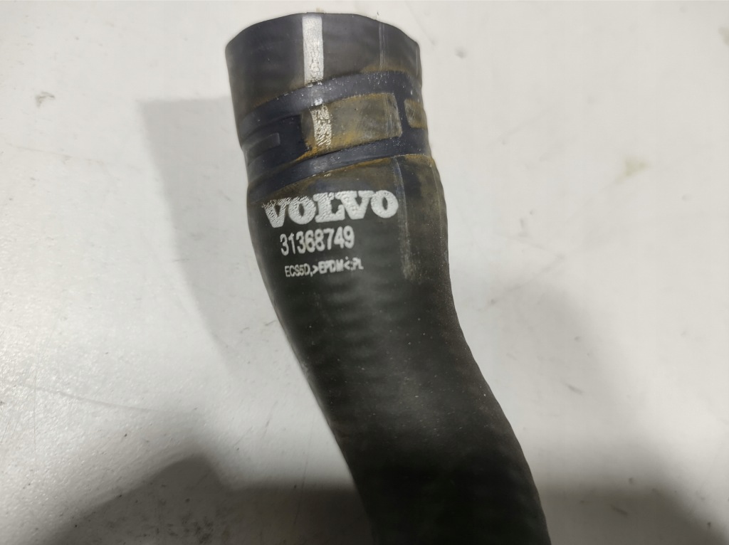 Volvo xc60 2.0d 16- труба шланг пабтрубок  воды 31368749 в Украине