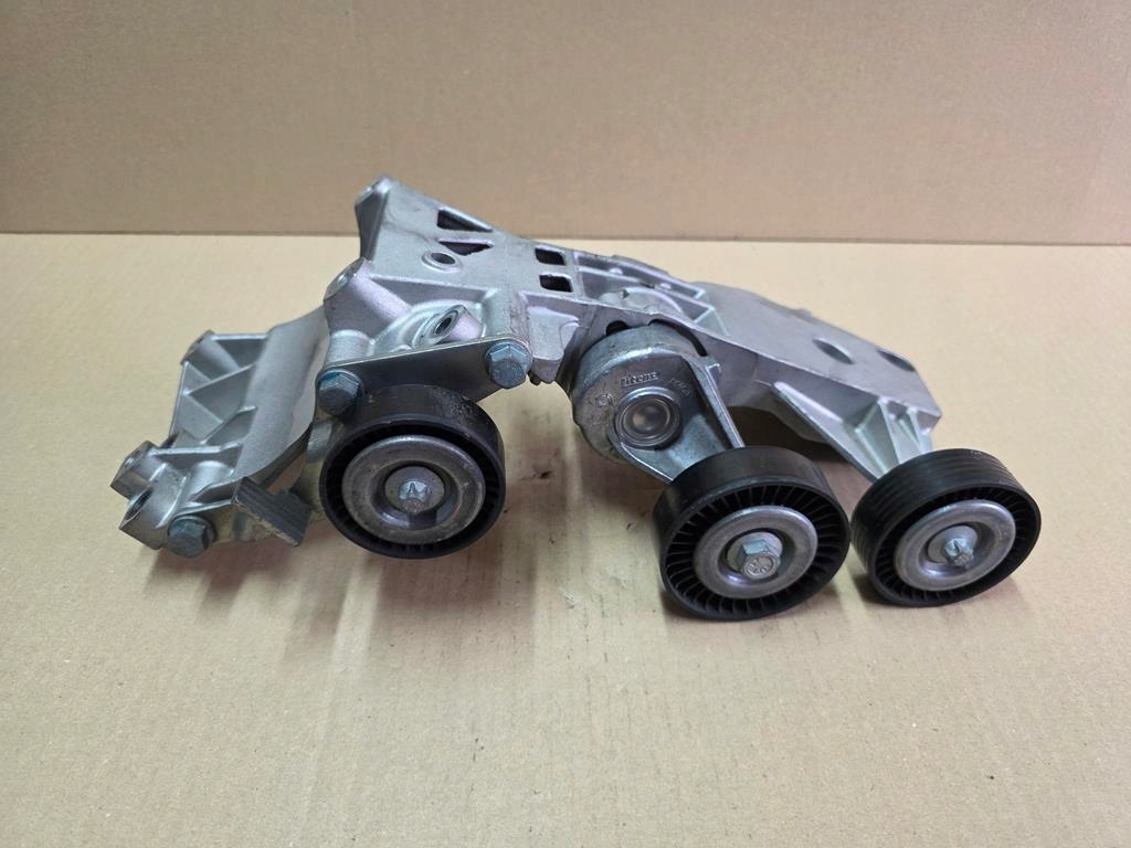 Купити Кронштейн кронштейн генератора компресора mercedes w245 w169 2.0 cdi 22