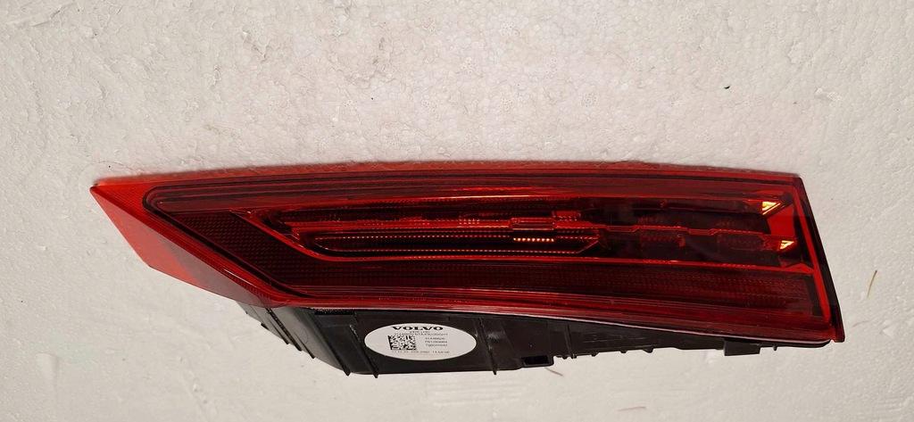 фото №12, Volvo xc60 ii лампа w кришка права задня 31446620 lhd