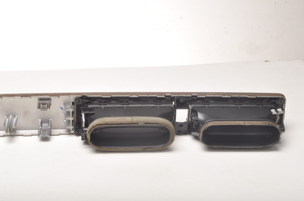 фото №6, Volvo xc70 ii решётка обдув средняя 30643315