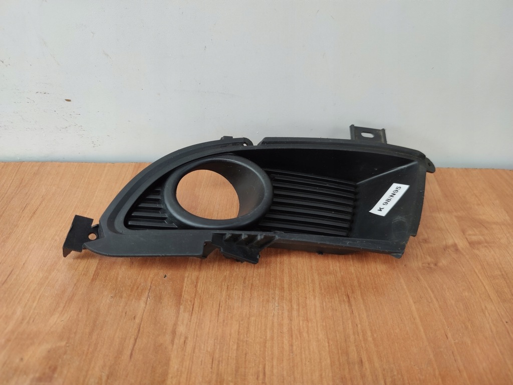 фото №1, Mitsubishi lancer ix 9 ліва решітка рамка протитуманної фари