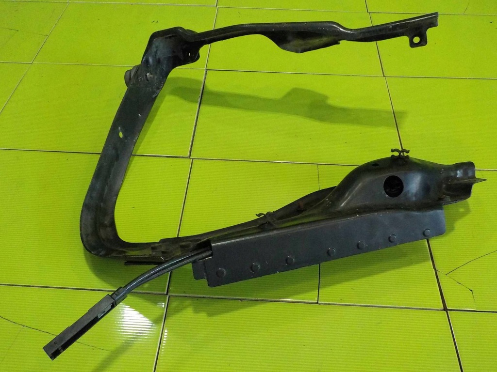 фото №4, Mercedes r w251 07r панель фары поперечина правый перед