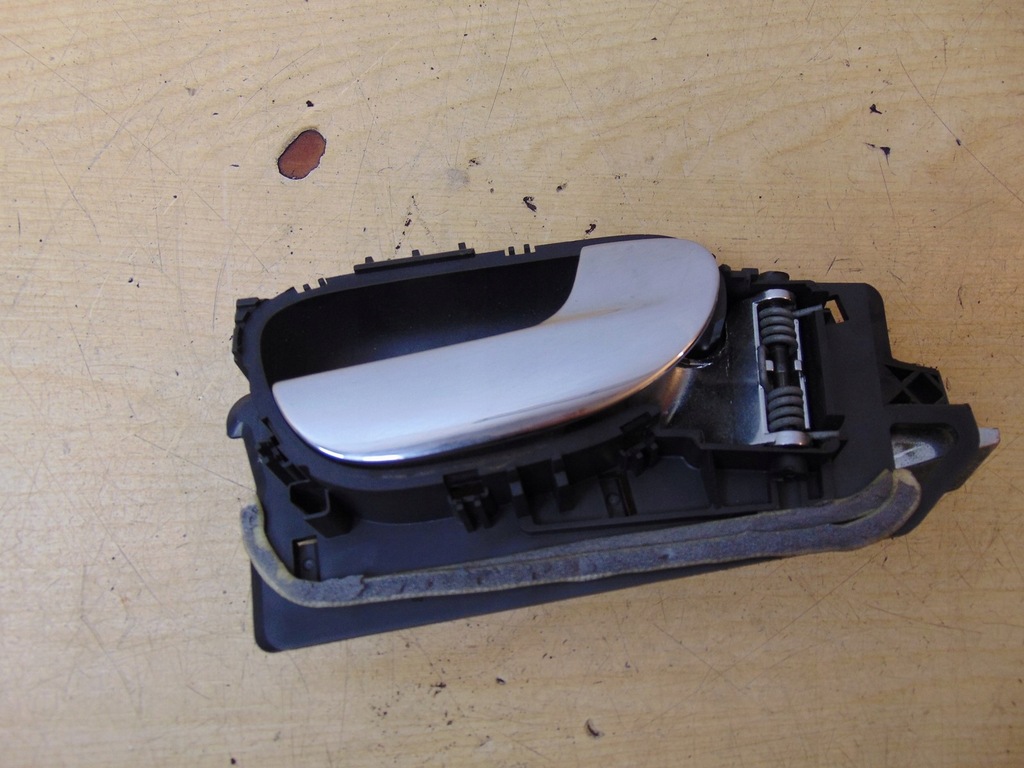 фото №1, Ручка внутренняя правая перед peugeot 307