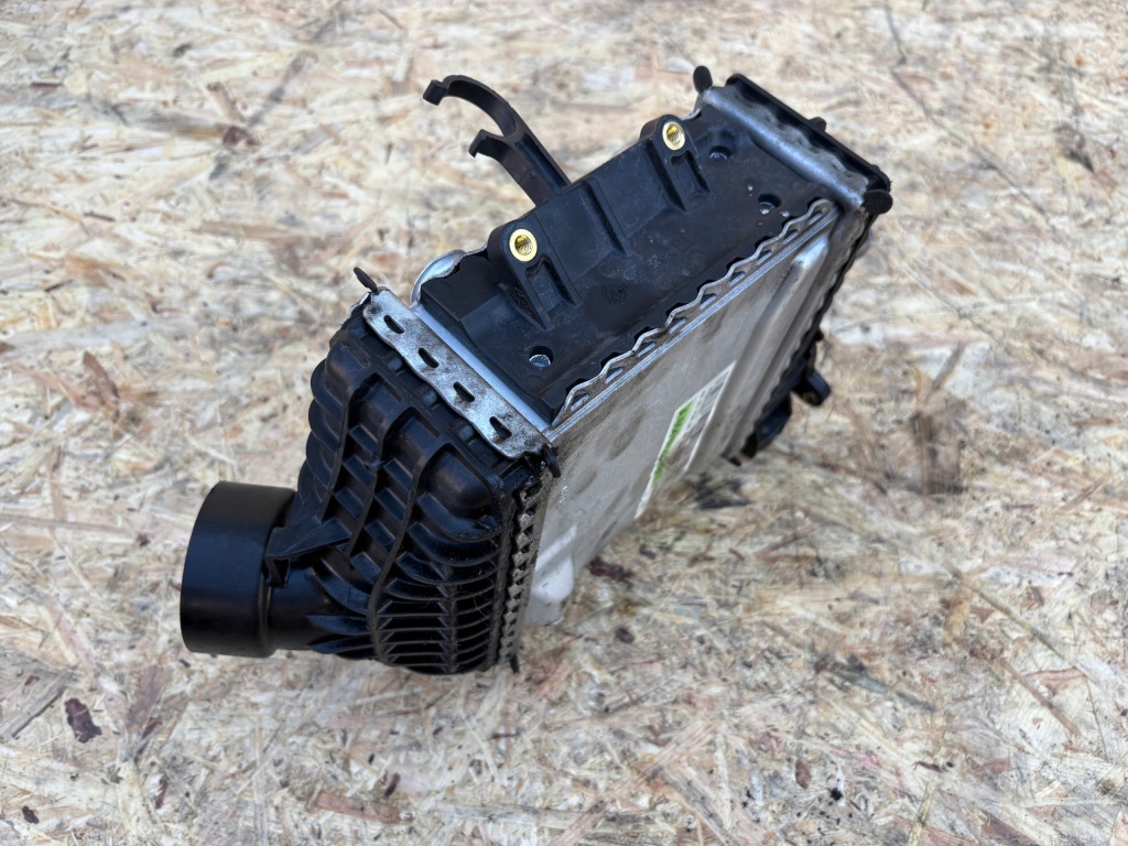 Купить Mercedes интеркулер радиатор a6540904101 2020r