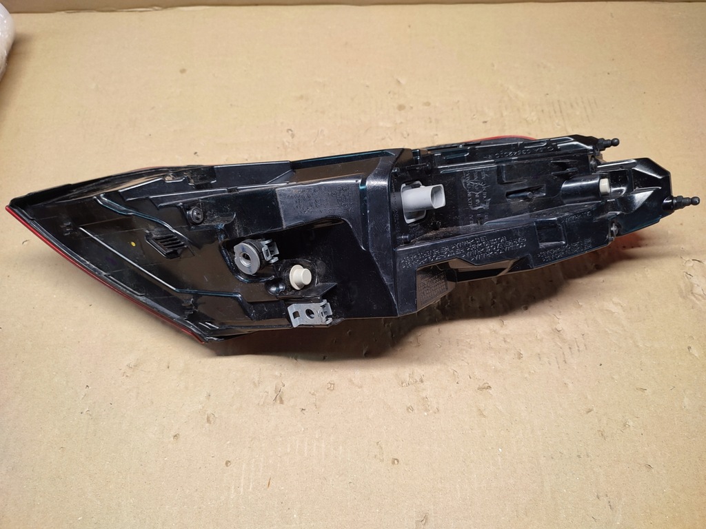 фото №10, Audi tt tts 8s лампа правая задняя 8s0945096