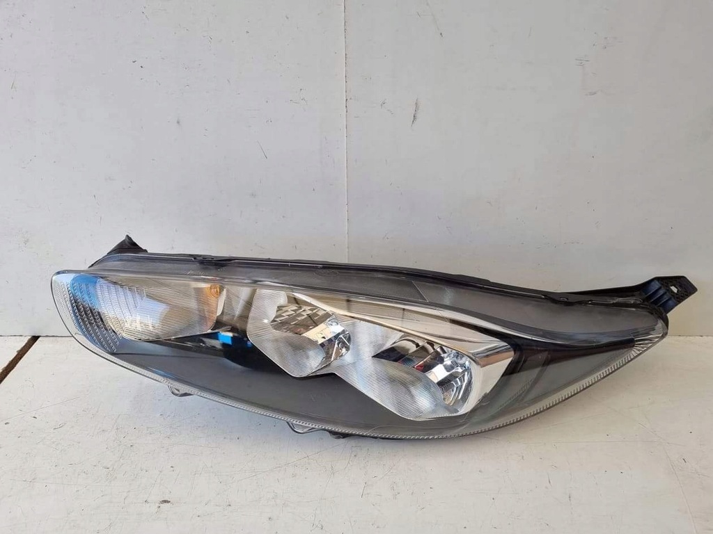 фото №1, Ford fiesta mk7 lifta лампа ліва led c1bb-13w030