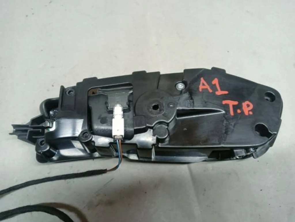 фото №4, Ручка дверь динамик задняя правый audi a1 8x