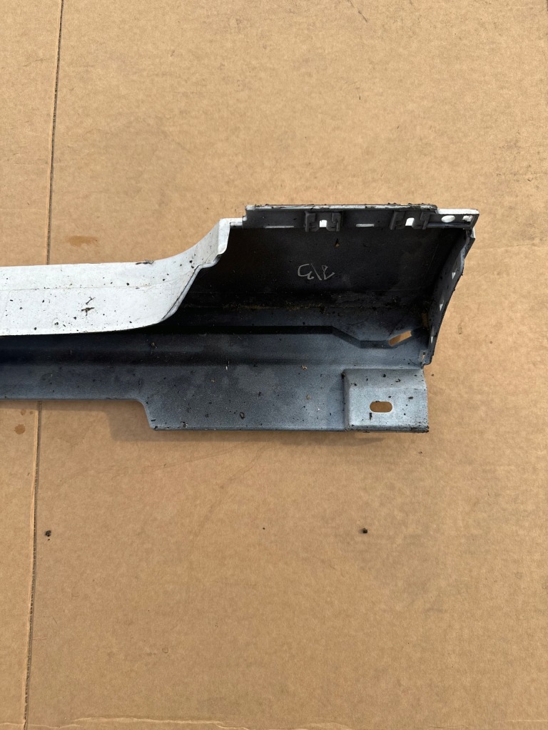 Порог накладка  порог правая vw passat b8 r line 3g0853858g Киев
