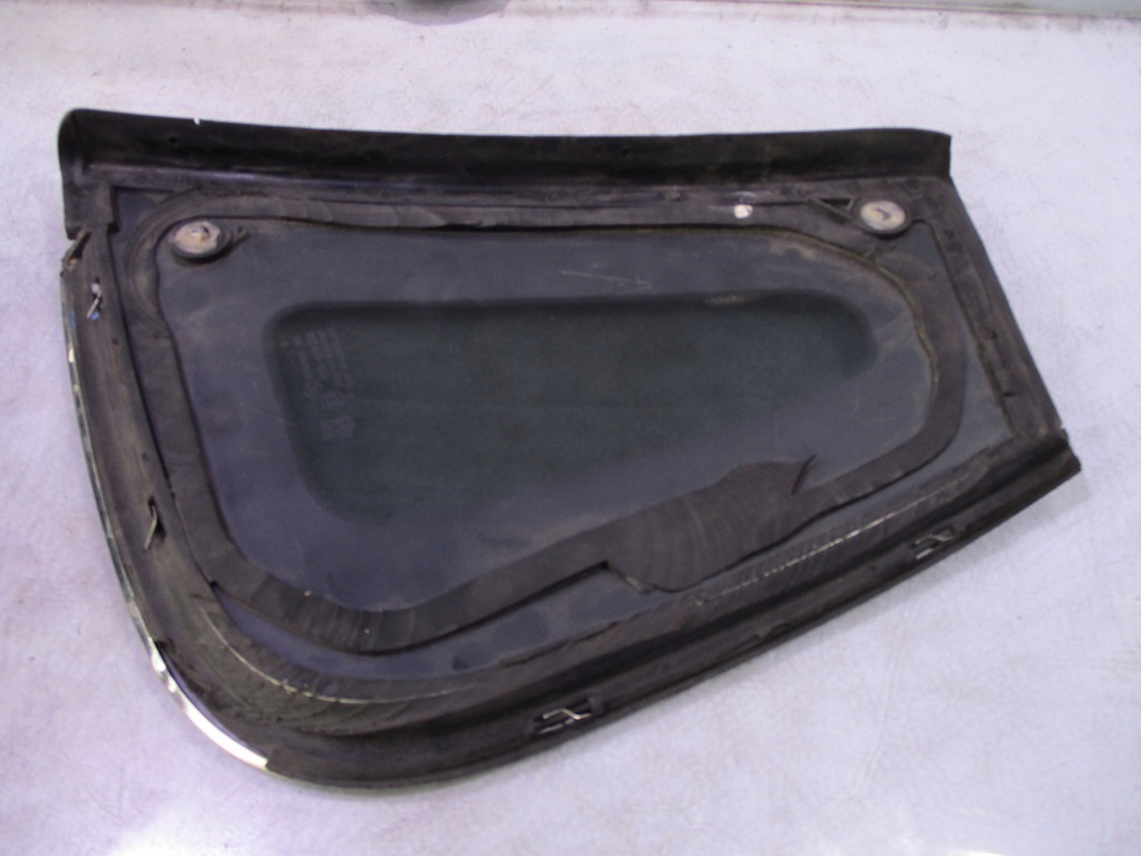 фото №4, Скло кузовна правий задня peugeot 3008 2015r.