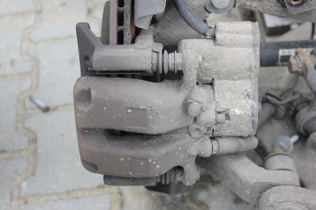 фото №1, Audi a8 d3 поворотний кулак ліва задня задня