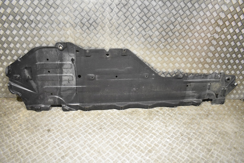 фото №1, Защита подвеска правая mercedes w214 1