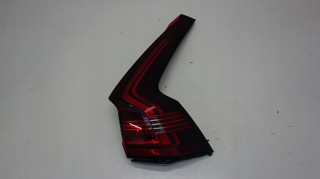 фото №1, Volvo v90 lift лампа задняя правая 31655869