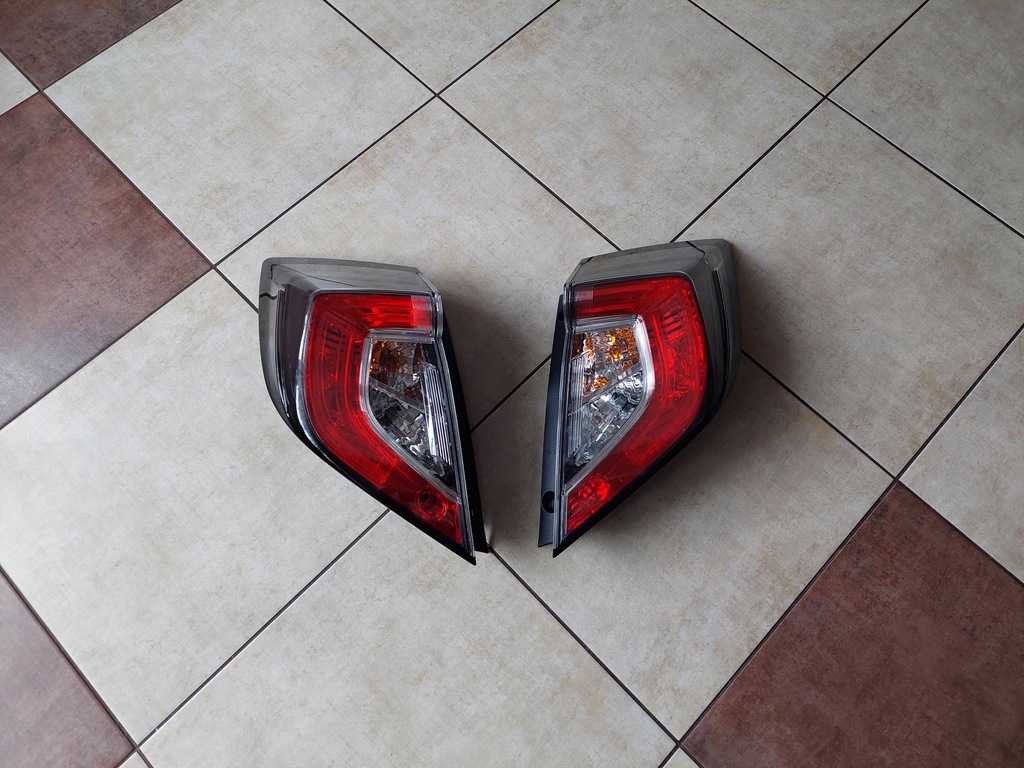 фото №1, Лампа задня - led - honda civic x - hb - 2017