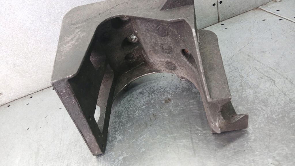 Кронштейн генератора ford ka 1 1.3b 96-08r e2333a890190b в Украине