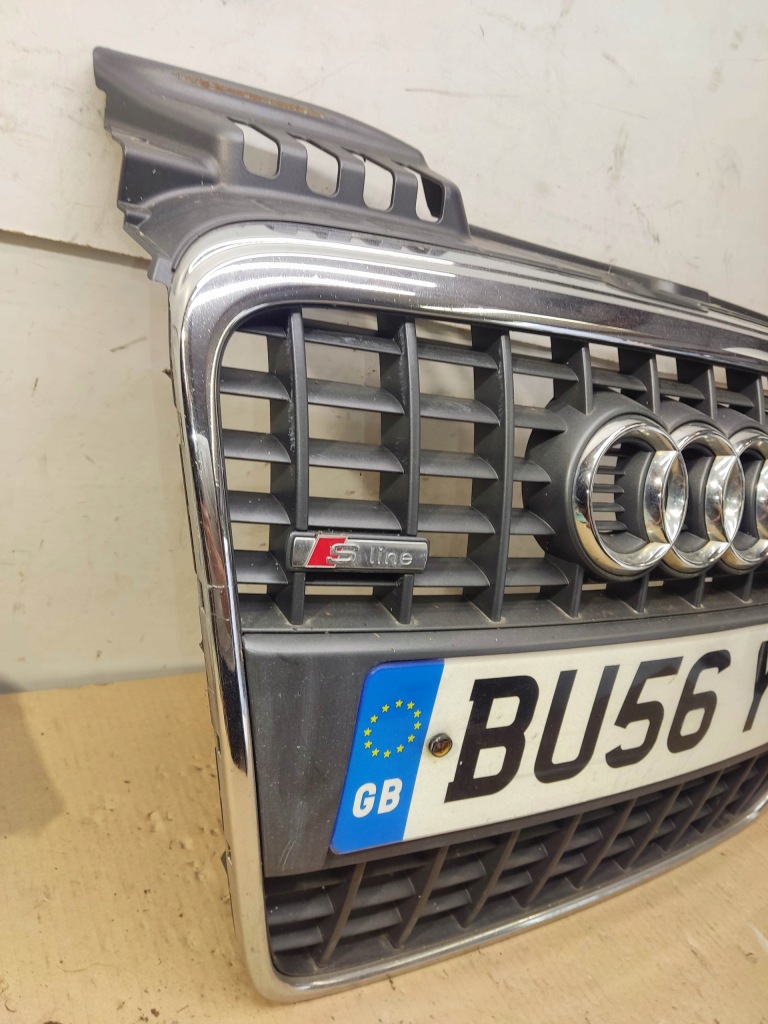 Решётка радиатора решётка радиатора бампера перед audi a4 b7 2005-2008 oem s-line 8e0853651m с Разборки