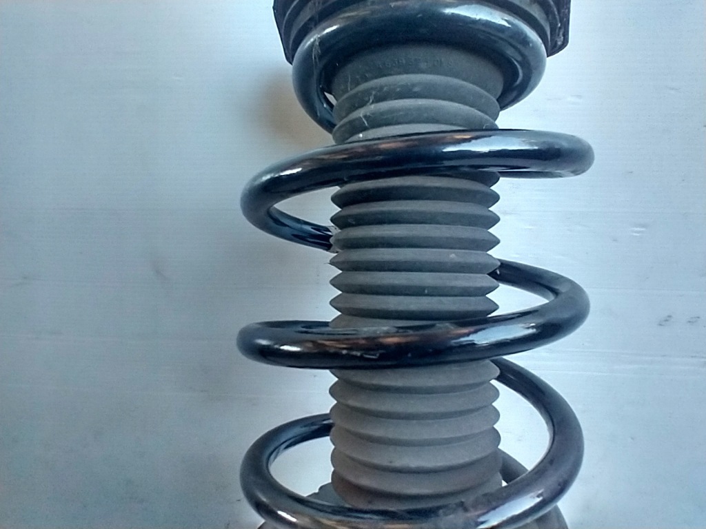 Амортизационная стойка амортизатор mercedes viano левый a6393206613 Цена