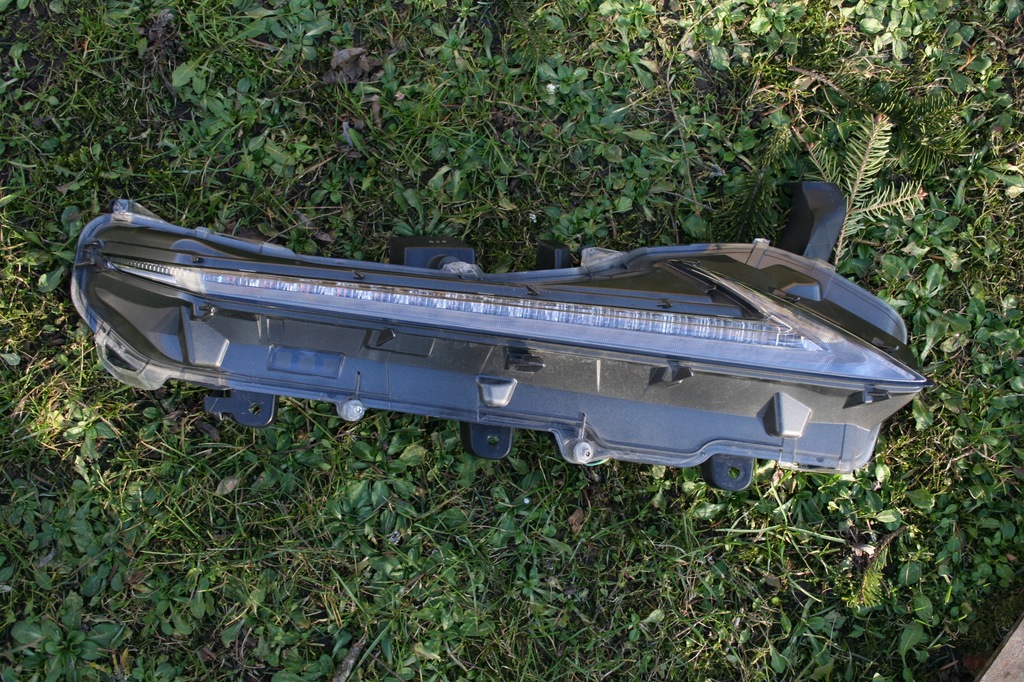 фото №1, Lexus nx - led противотуманная фара - правый.