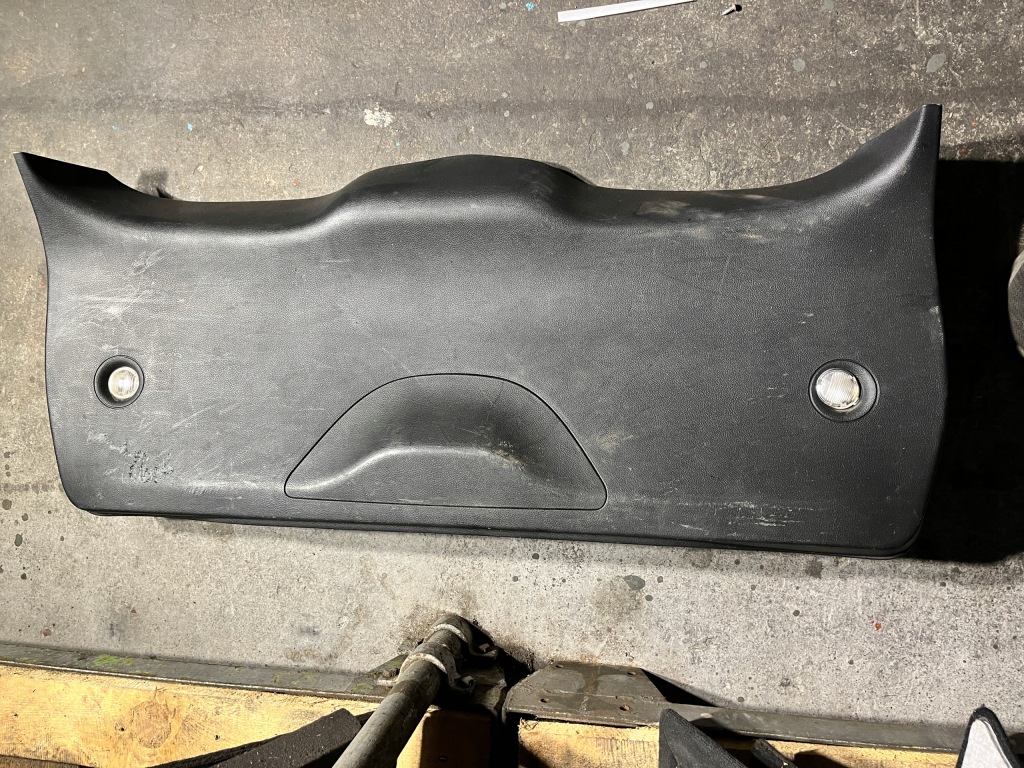 фото №1, 4 jeep grand cherokee wk2 оббивка захист кришки багажника