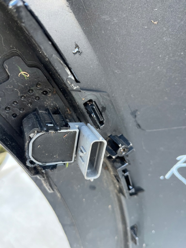 Kia xceed x-ceed рестайлинг  23- бампер перед передний решётка радиатора оригинал Оригинал