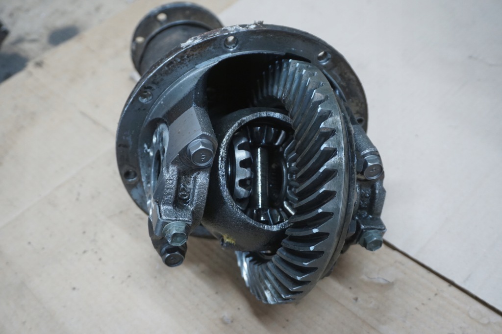 Suzuki jimny мост дифференциал перед передний головка 43/11 3,9 1,3 16v 01r Недорого