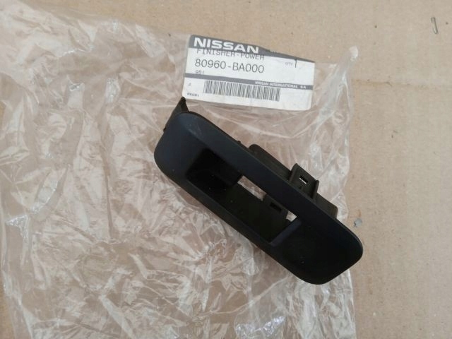 фото №1, Nissan primera p12 рамка панель корпус кнопок