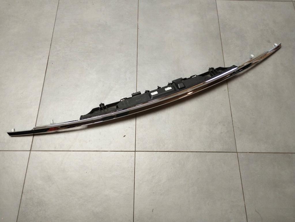 Купить Bmw 7 g11 молдинг крышки подсветка номерного знака 252157a