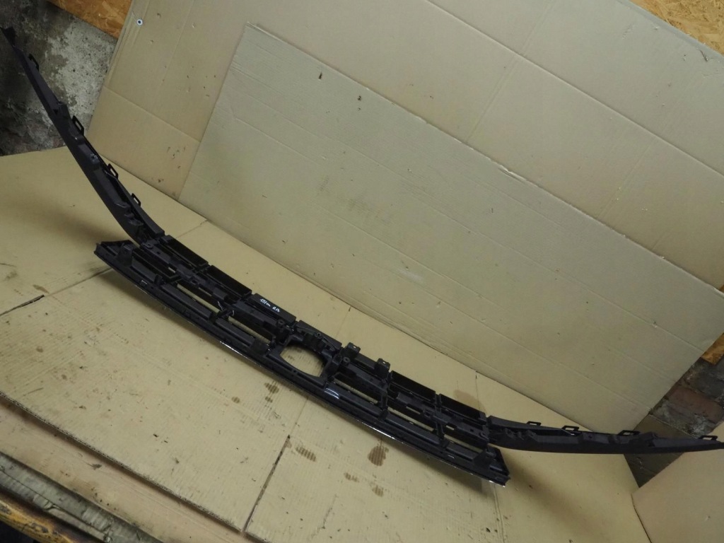 Vw touareg 3 760 рестайлінг  решітка радіатора решітка  760853651ae Київ