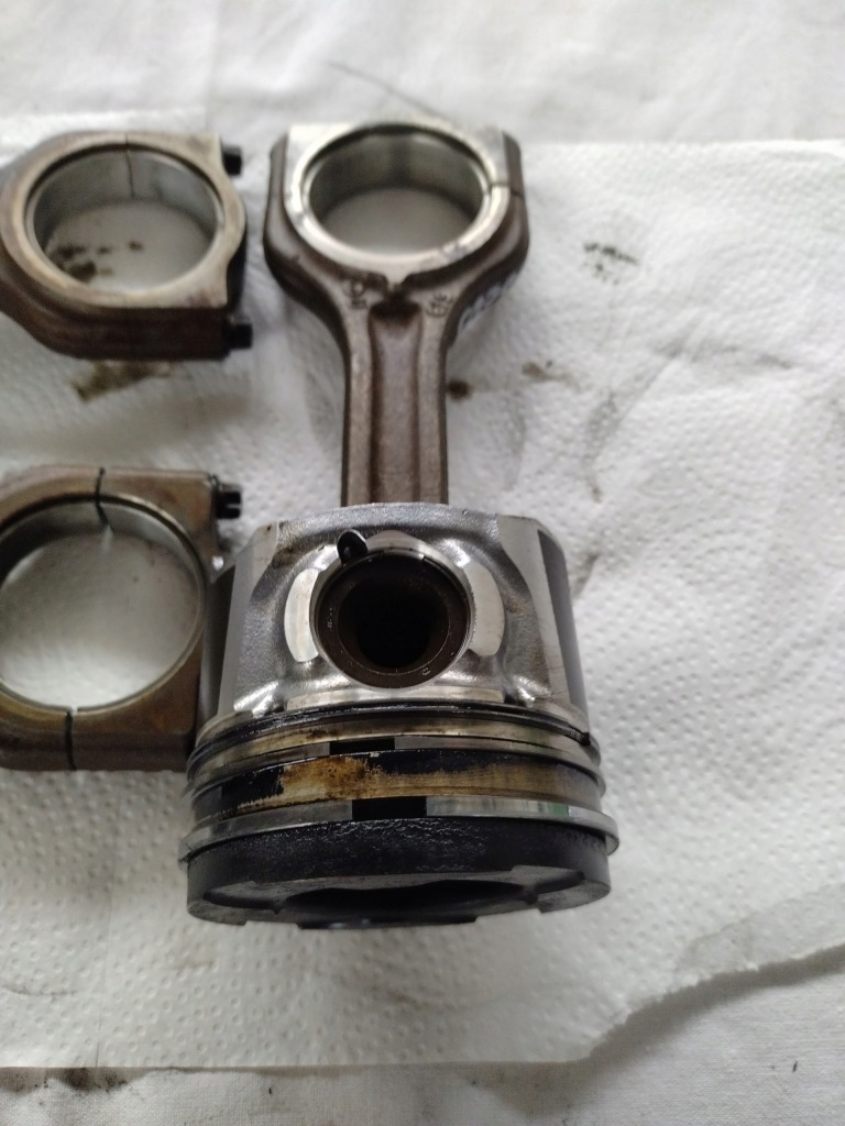 фото №6, Ford focus mk3 1.6tdci t1db поршень с шатун