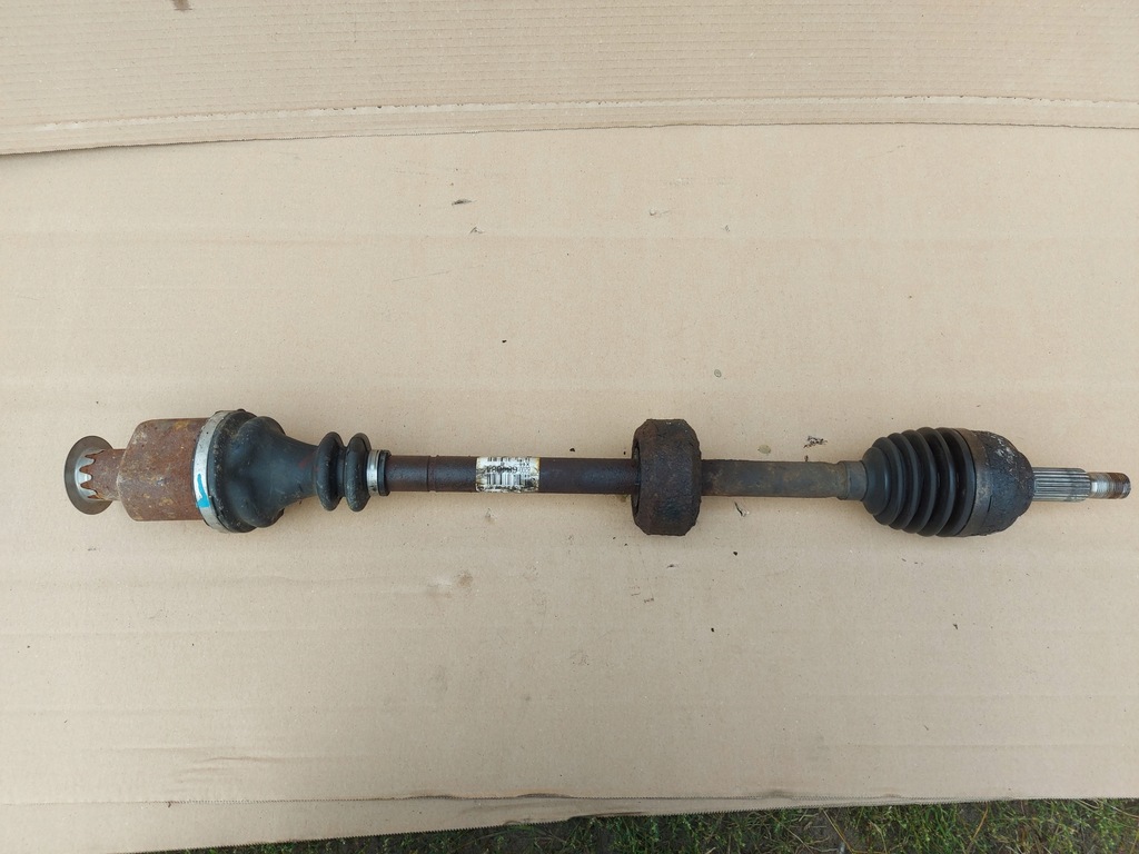 фото №1, Привідний вал права renault twingo ii 1.2 8200684084