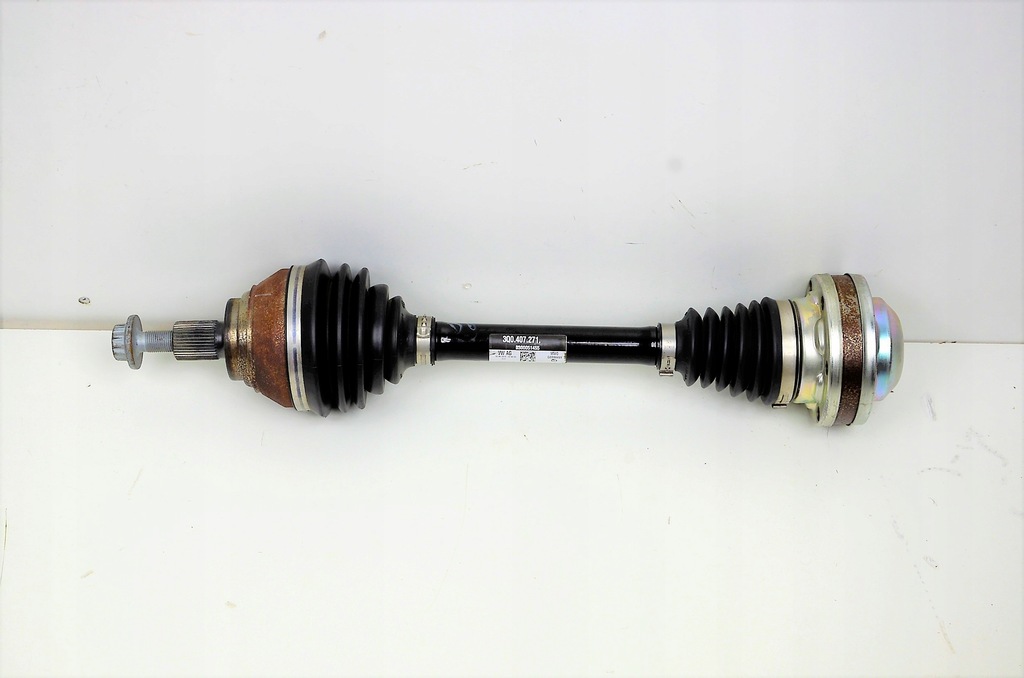 фото №1, Vw passat b8 приводной вал левый перед 3q0407271