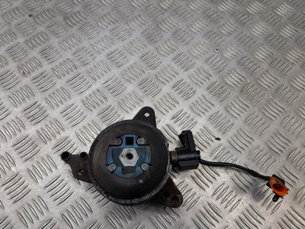 фото №5, Audi a8 s8 d4 4h 4h0399152 кронштейни i лапи